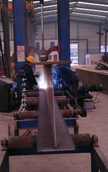 甘肃崇信钢结构厂H型钢组立机